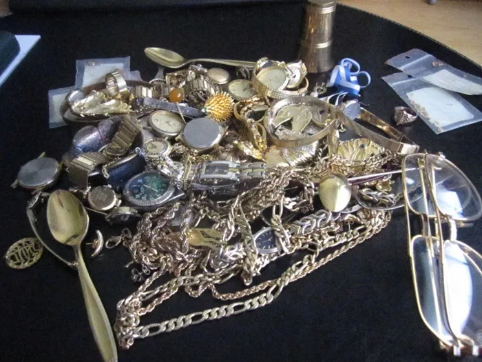 esineitä jotka eivät olekaan kultaa